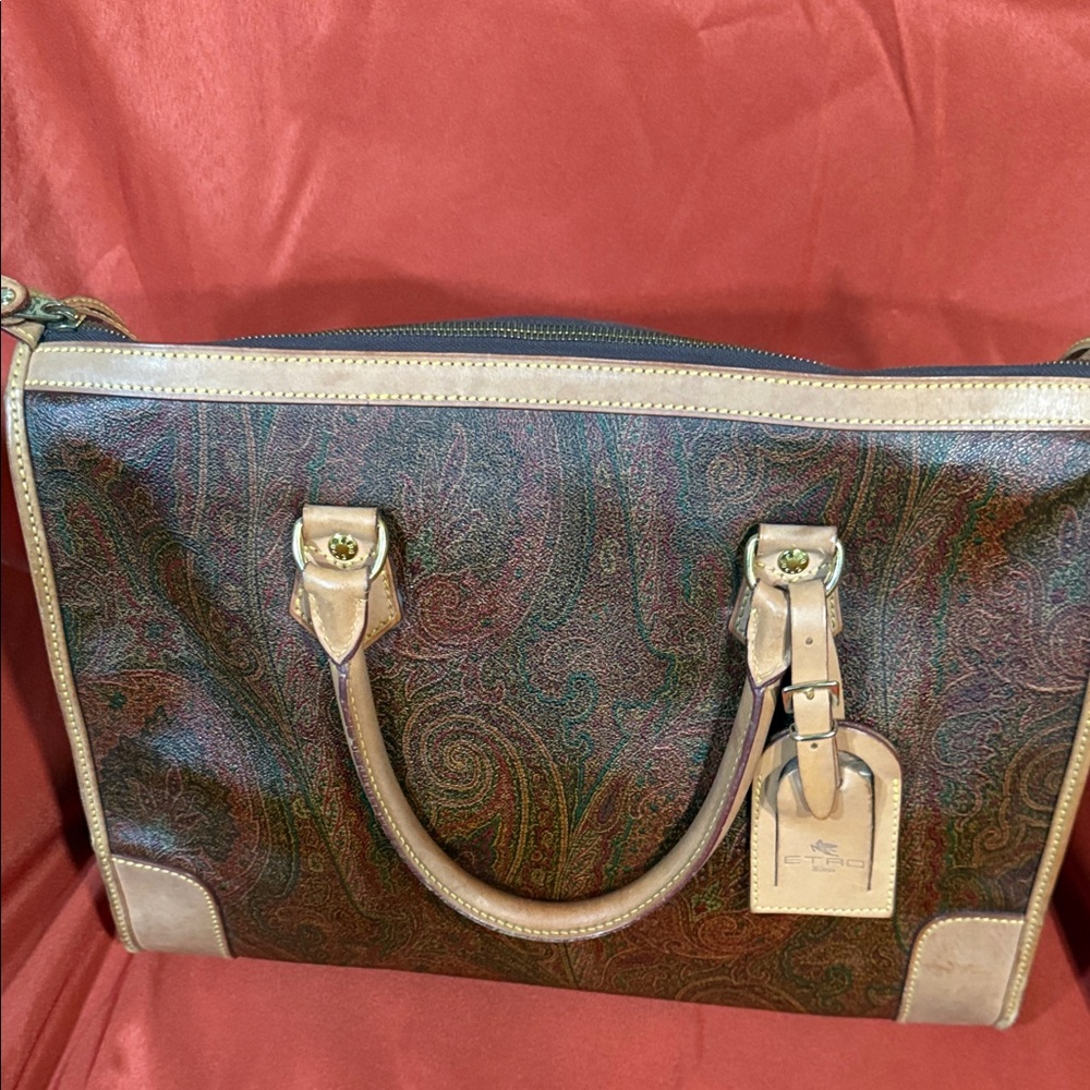 Elegant Etro Paisley Handbag with Tan Accents made in Italy - Picture 2 of 7